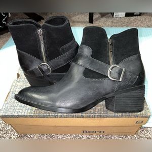 Born black size 11 Korita leather booties